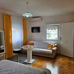 Nena 201 Apartment