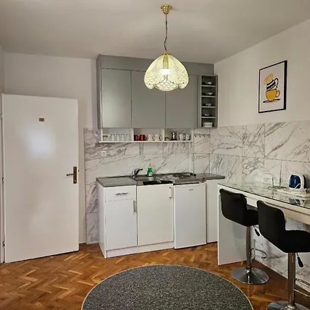 Apartment Nena 201 *